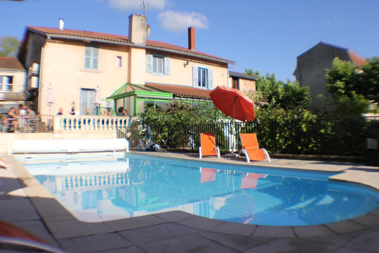 Cuiseaux Logis Hotel Restaurant & Pizzeria Vuillot מראה חיצוני תמונה