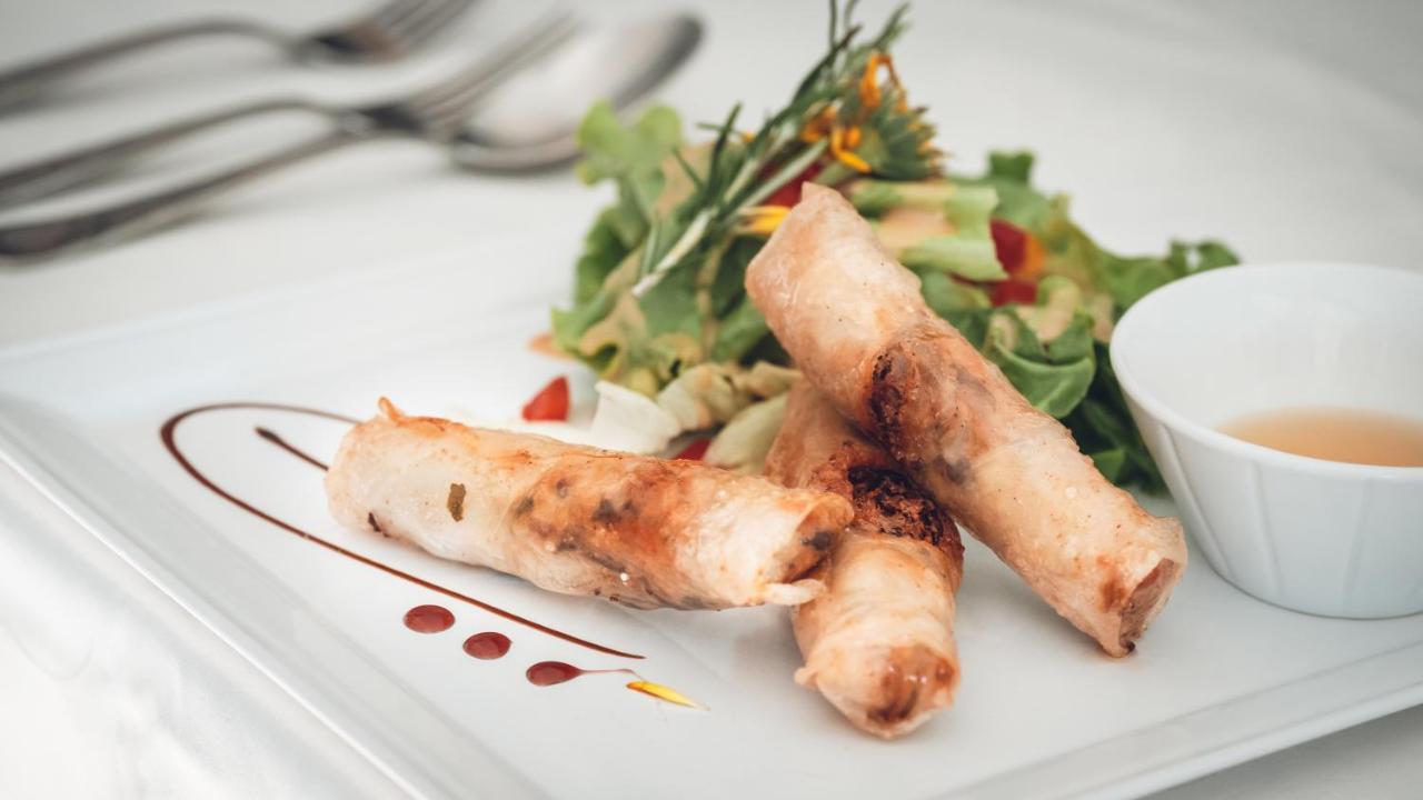 Cuiseaux Logis Hotel Restaurant & Pizzeria Vuillot מראה חיצוני תמונה